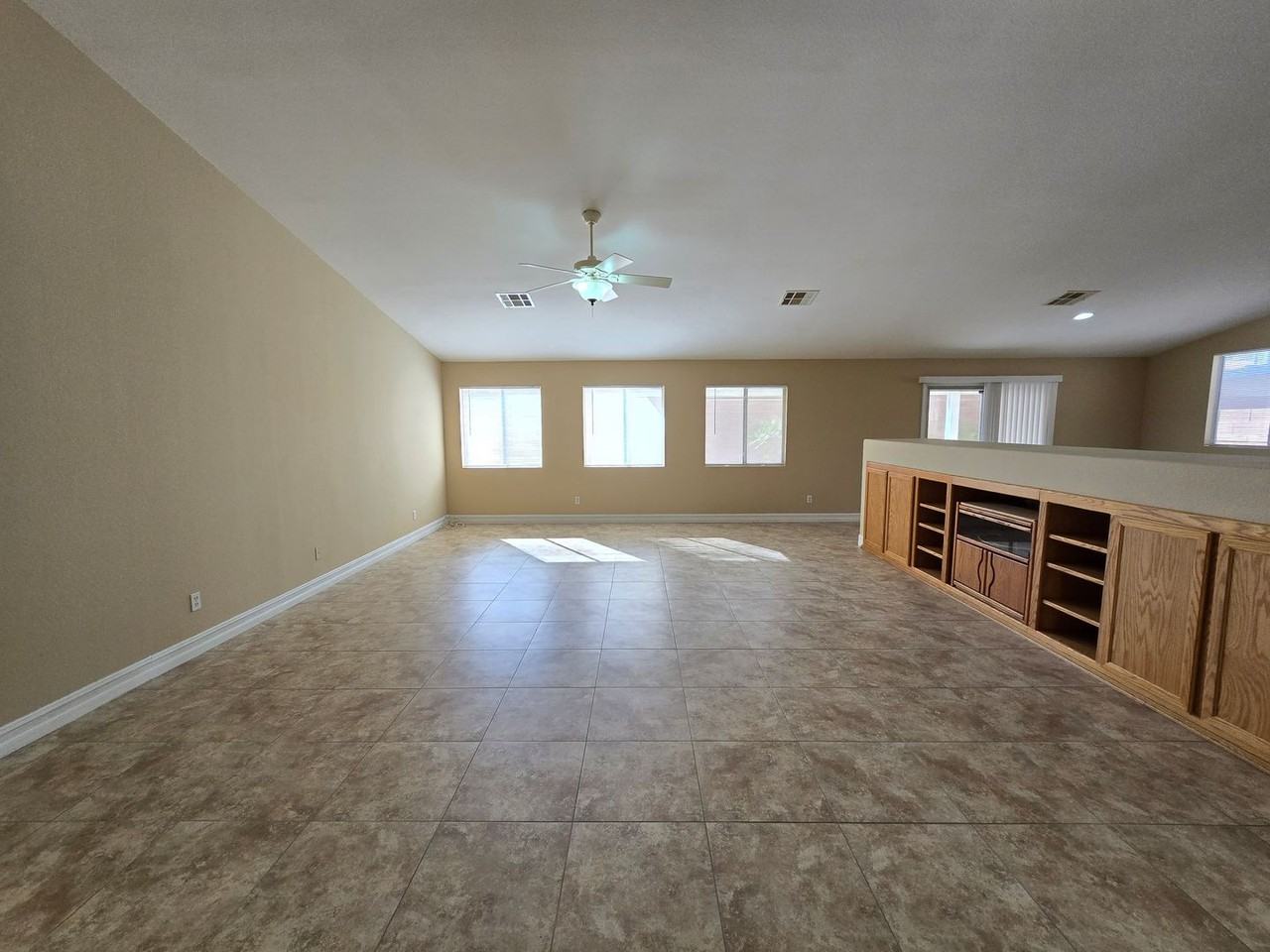 9517 Kelly Creek Ave - Photo 4 of 34