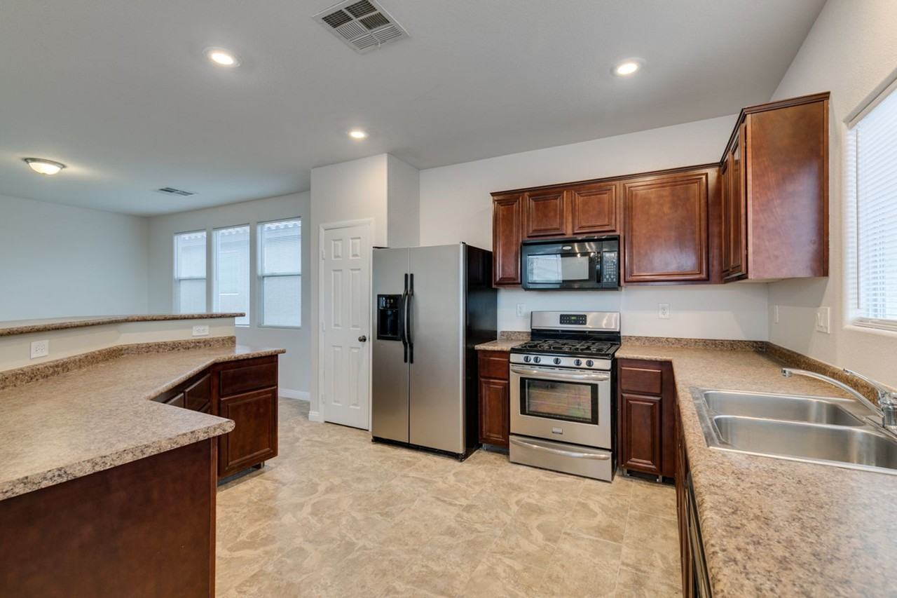 9468 Brewing Cloud Ave - Photo 3 of 50