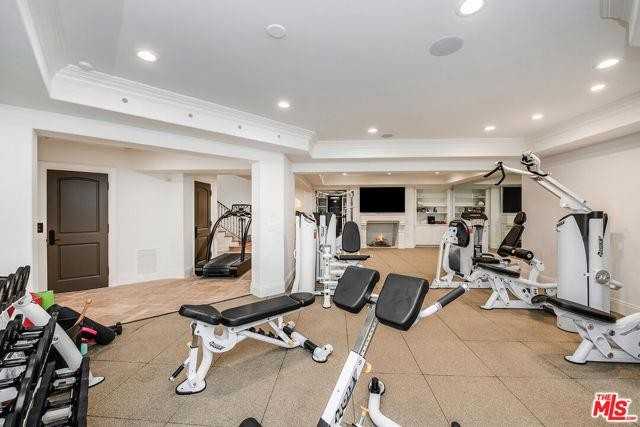 700 Alma Real Dr - Photo 2 of 8