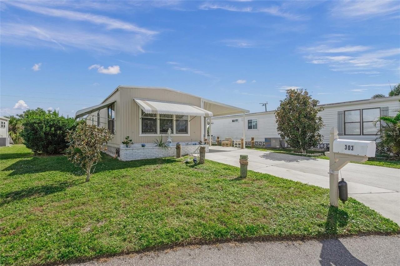 303 Marlette Dr - Photo 3 of 38