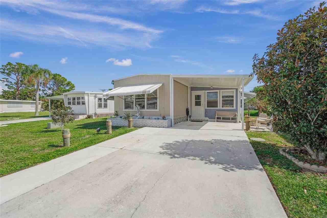 303 Marlette Dr - Photo 4 of 38