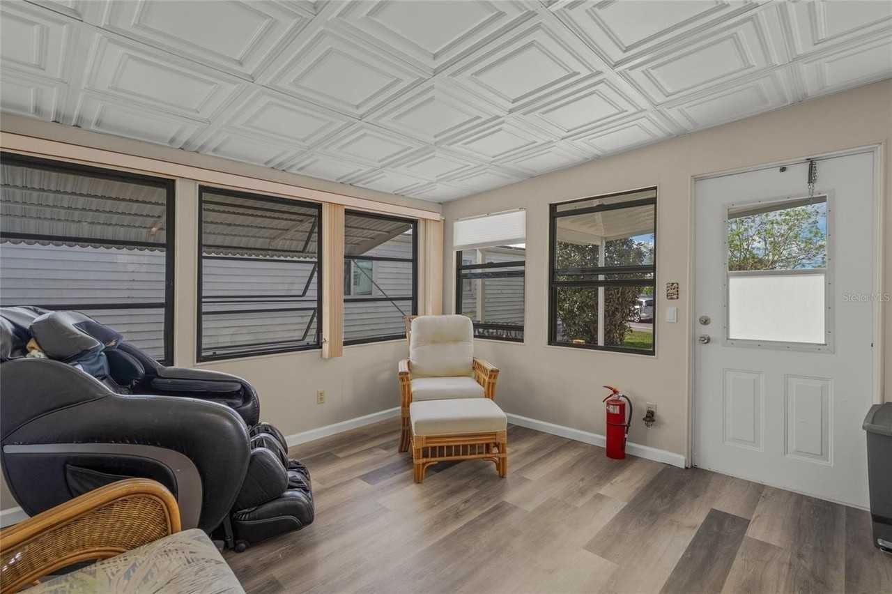 303 Marlette Dr - Photo 5 of 38