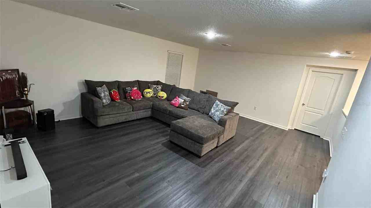 9045 Norley Ct - Photo 6 of 50