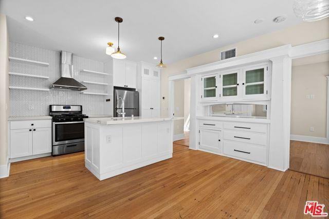 1140 Lemoyne St #4 - Photo 2 of 8