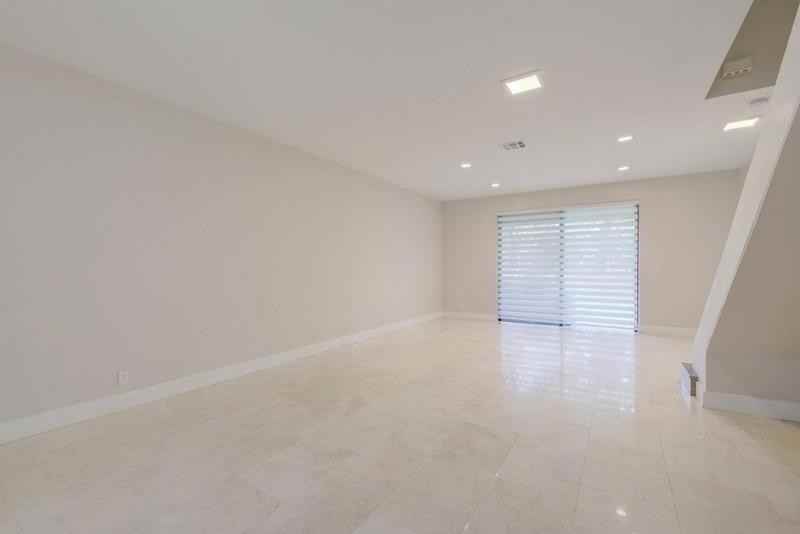 4008 Peppertree Dr - Photo 2 of 8