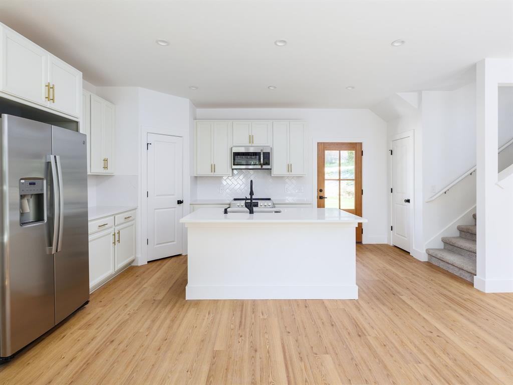 11001 Sage Dr - Photo 2 of 8