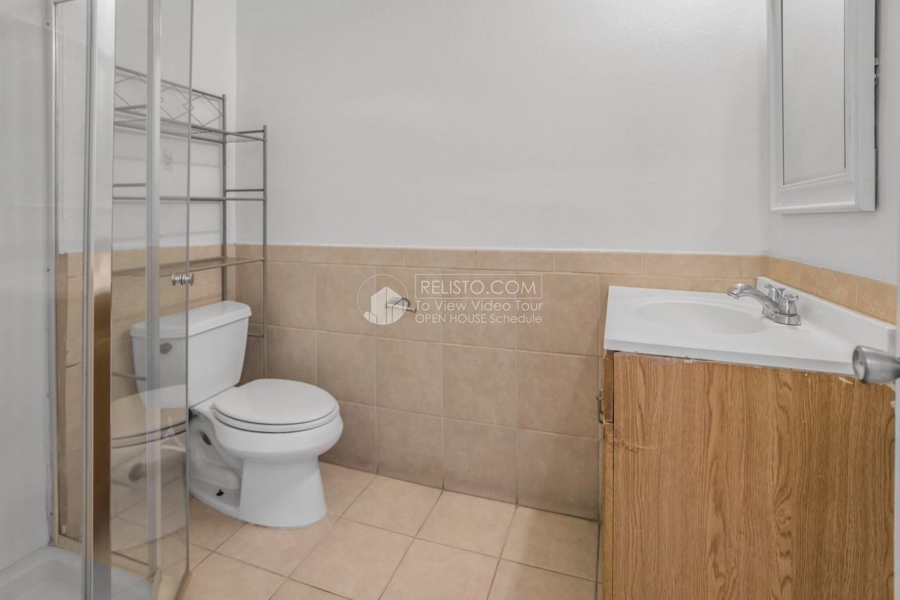 3158 24th St #5 - Photo 5 of 8