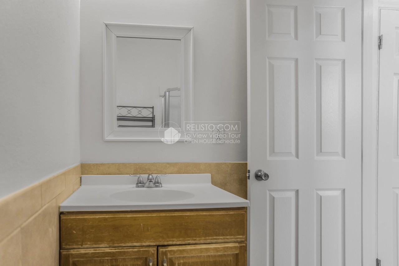 3158 24th St #5 - Photo 6 of 8