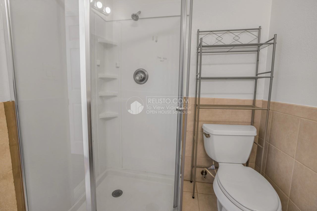 3158 24th St #5 - Photo 7 of 8