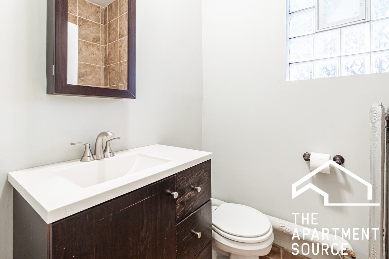 544 W Surf St #W3 - Photo 7 of 8