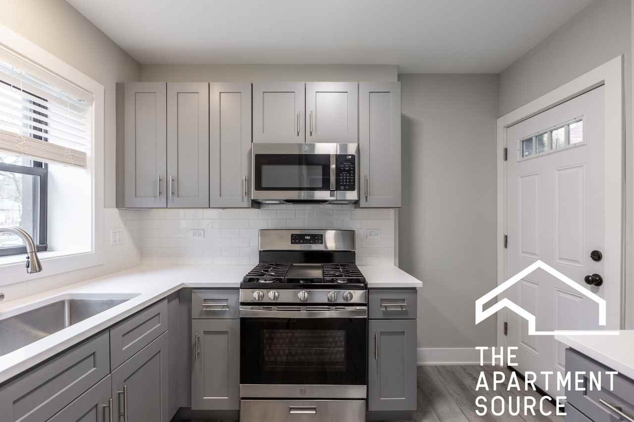 1139 Oak Ave #W2 - Photo 2 of 20