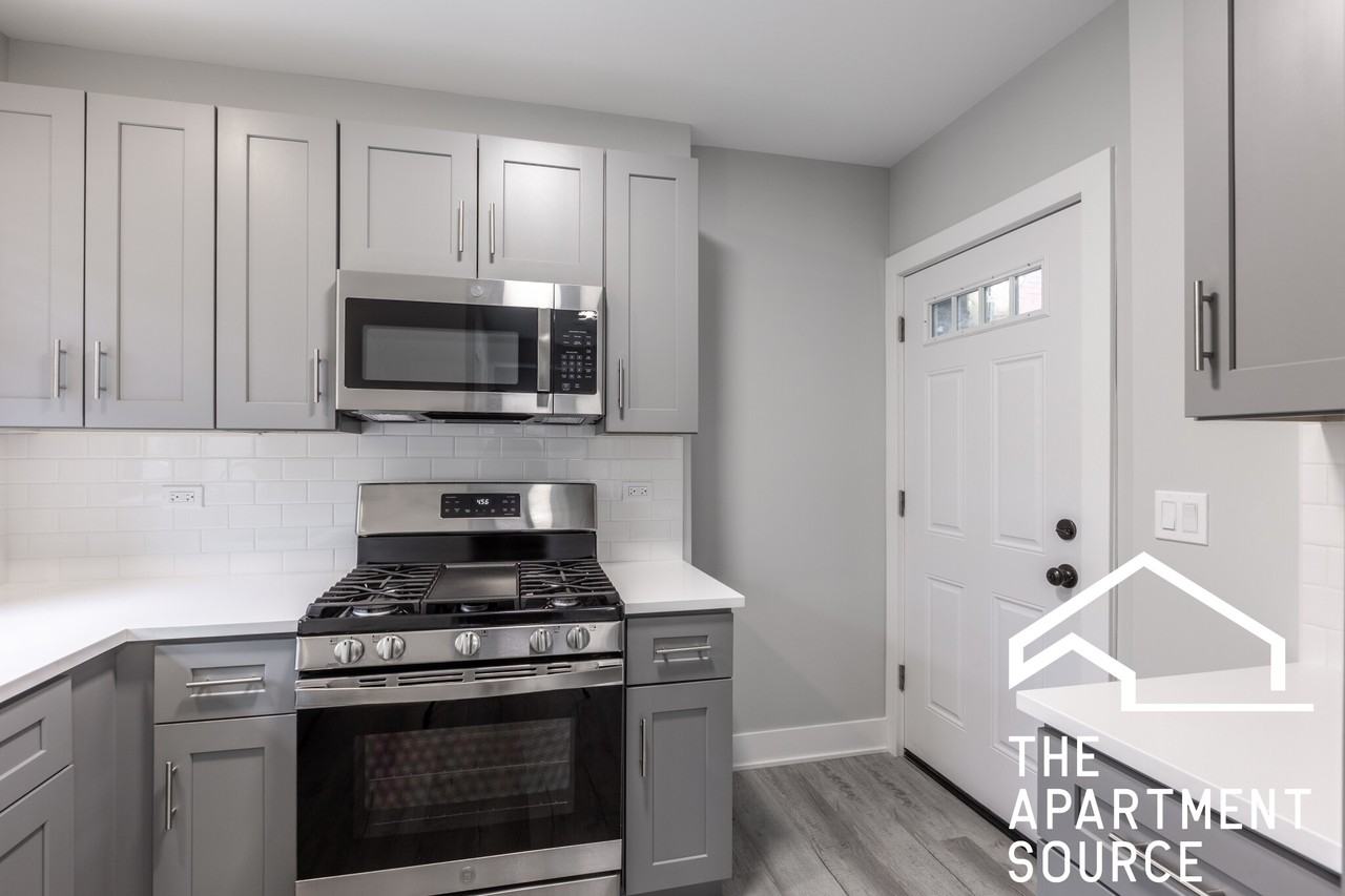 1139 Oak Ave #W2 - Photo 3 of 20