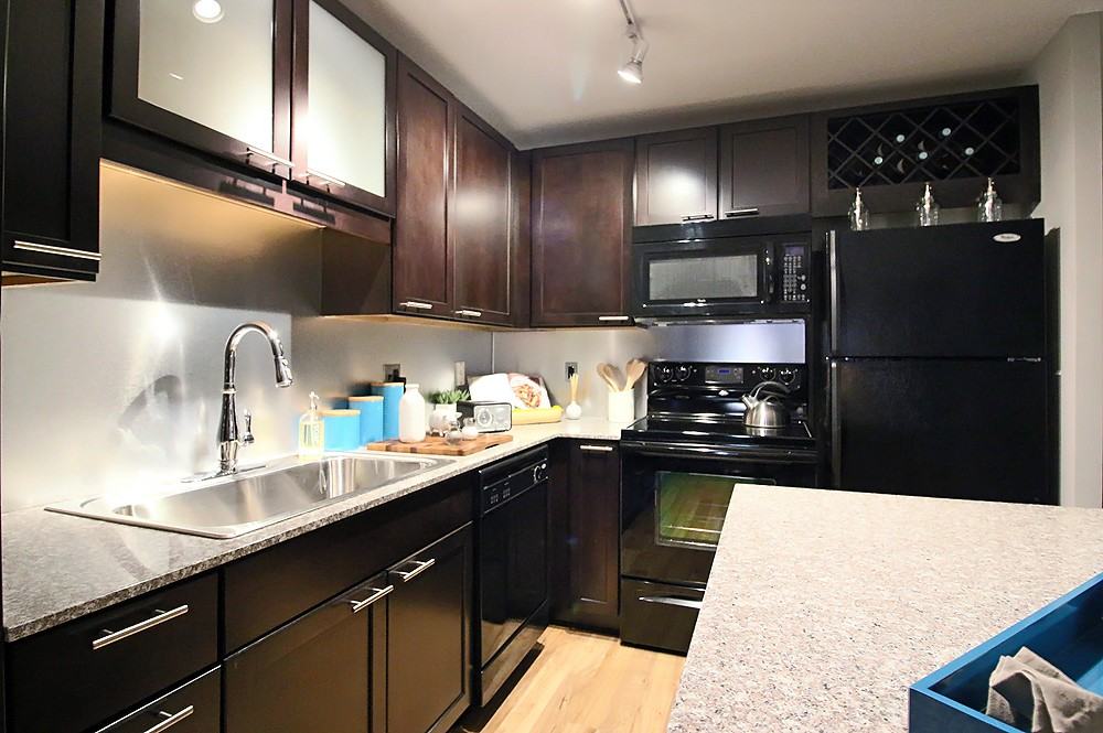 188 W Randolph St #2-2 - Photo 2 of 33