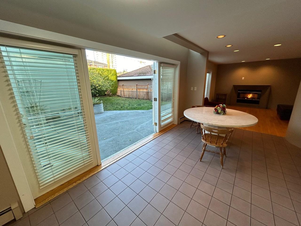 441 44th Ave W - Photo 3 of 37
