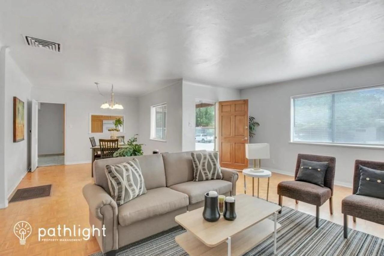 1423 Princeton Dr Ne - Photo 2 of 21