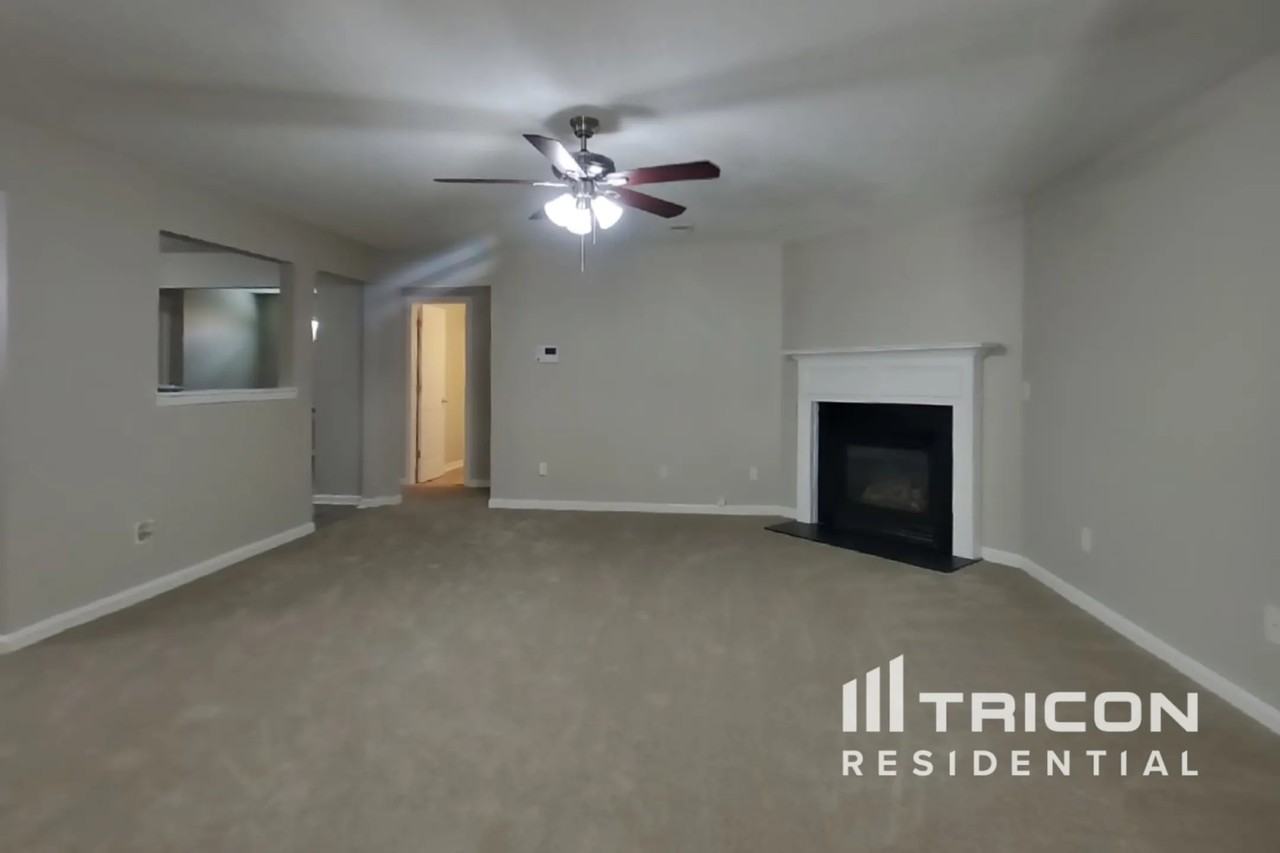 5866 El Segundo Way Atlanta GA - Photo 3 of 18