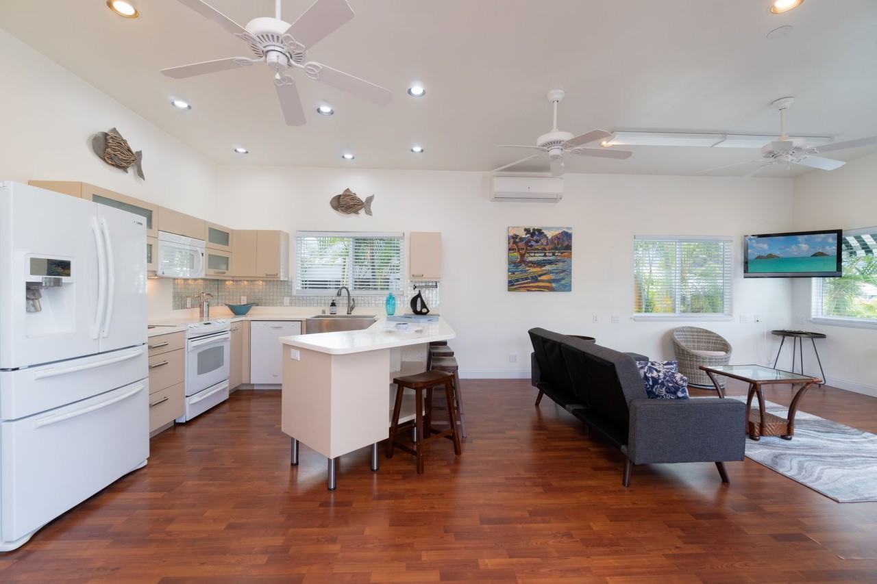 1087 Keolu Dr - Photo 5 of 25