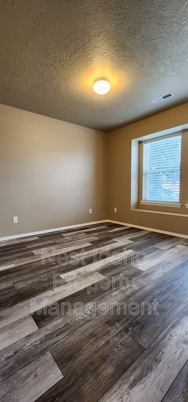 12961 Three Point St - Photo 5 of 19