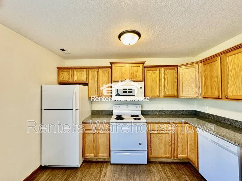 600 3rd St Se - Photo 3 of 21