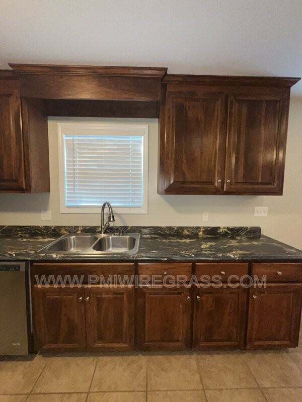 214 Winterberry Way - Photo 7 of 50