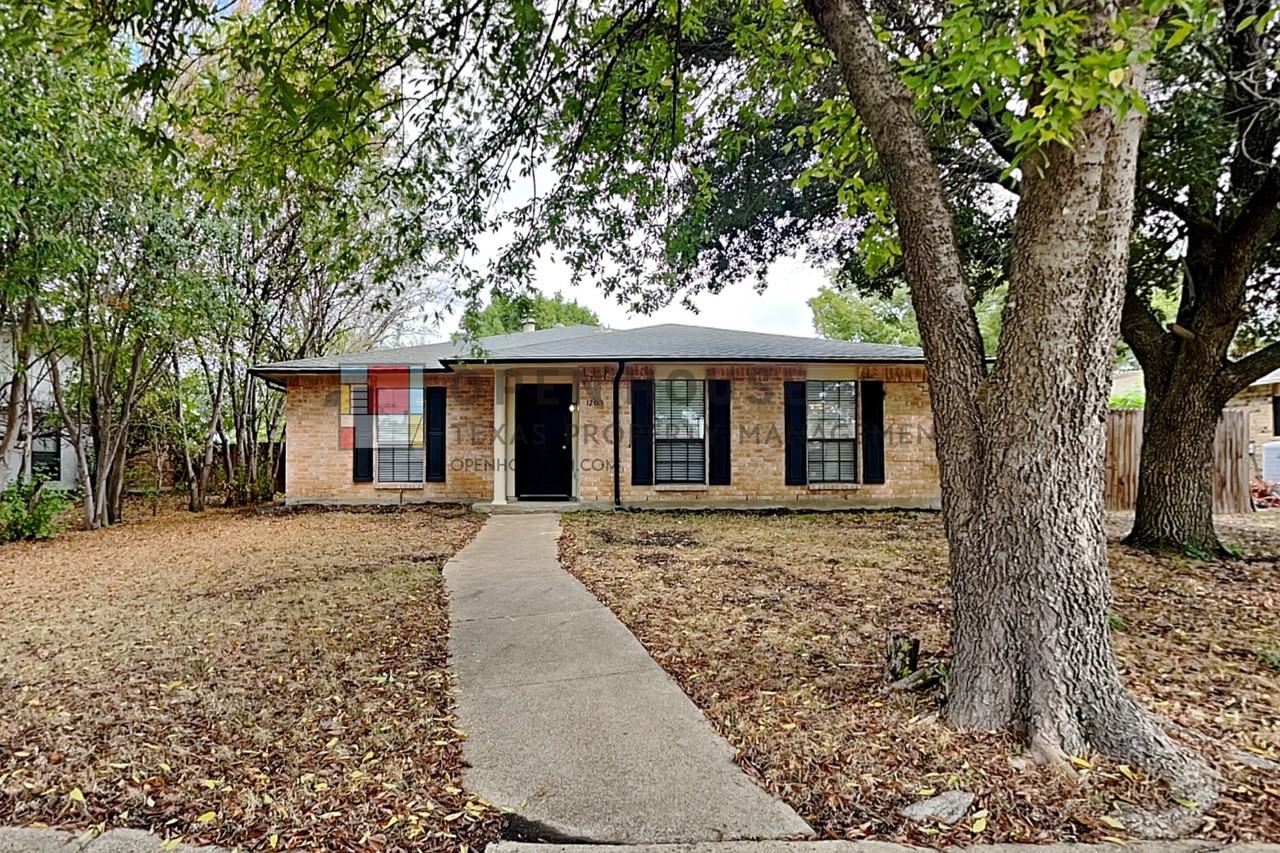 1203 Creekwood Ct - Photo 2 of 22