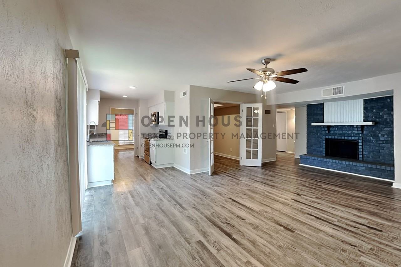 1203 Creekwood Ct - Photo 3 of 22