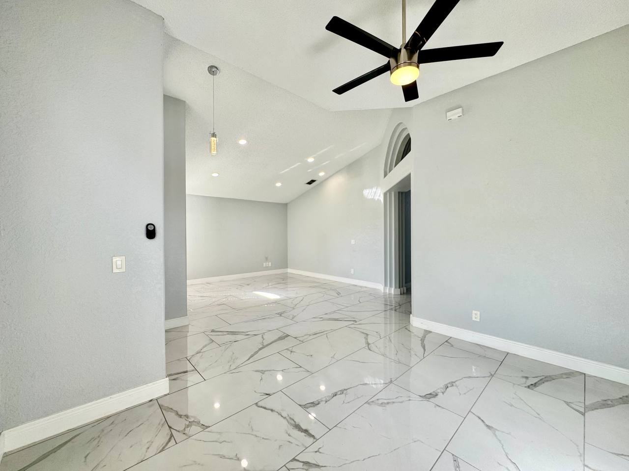 11504 Wellman Dr - Photo 6 of 34