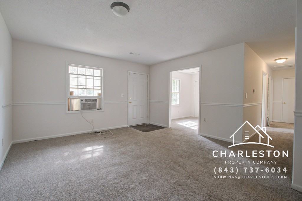 1586 Westwood Dr - Photo 3 of 13