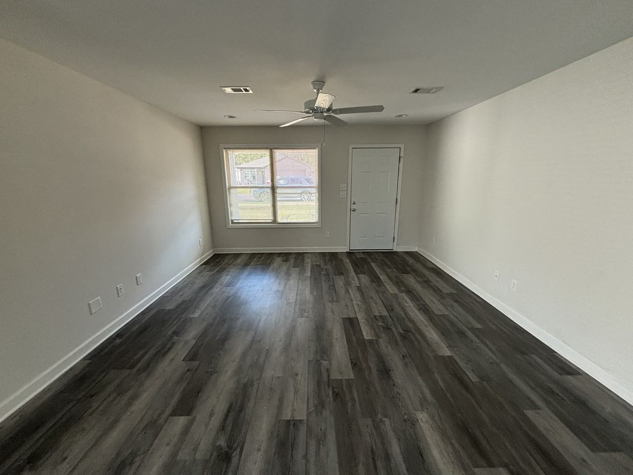 7200 60th Ave E - Photo 2 of 30