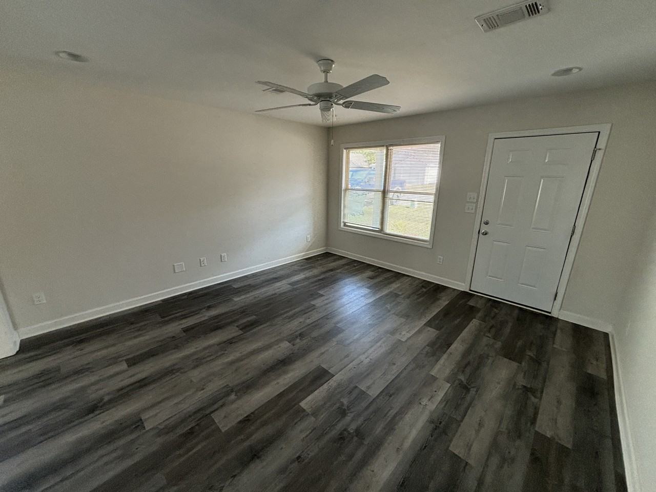 7200 60th Ave E - Photo 3 of 30