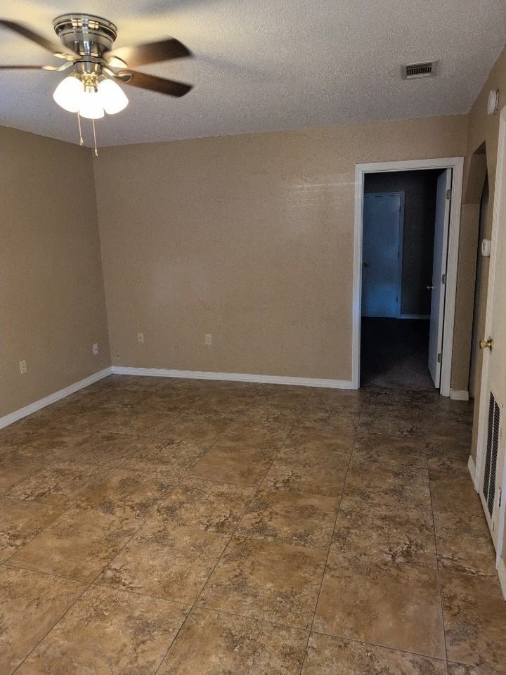 610 Lee Ave - Photo 2 of 8