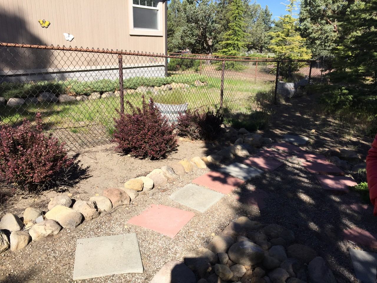 16134 Sherwood Rd - Photo 3 of 9