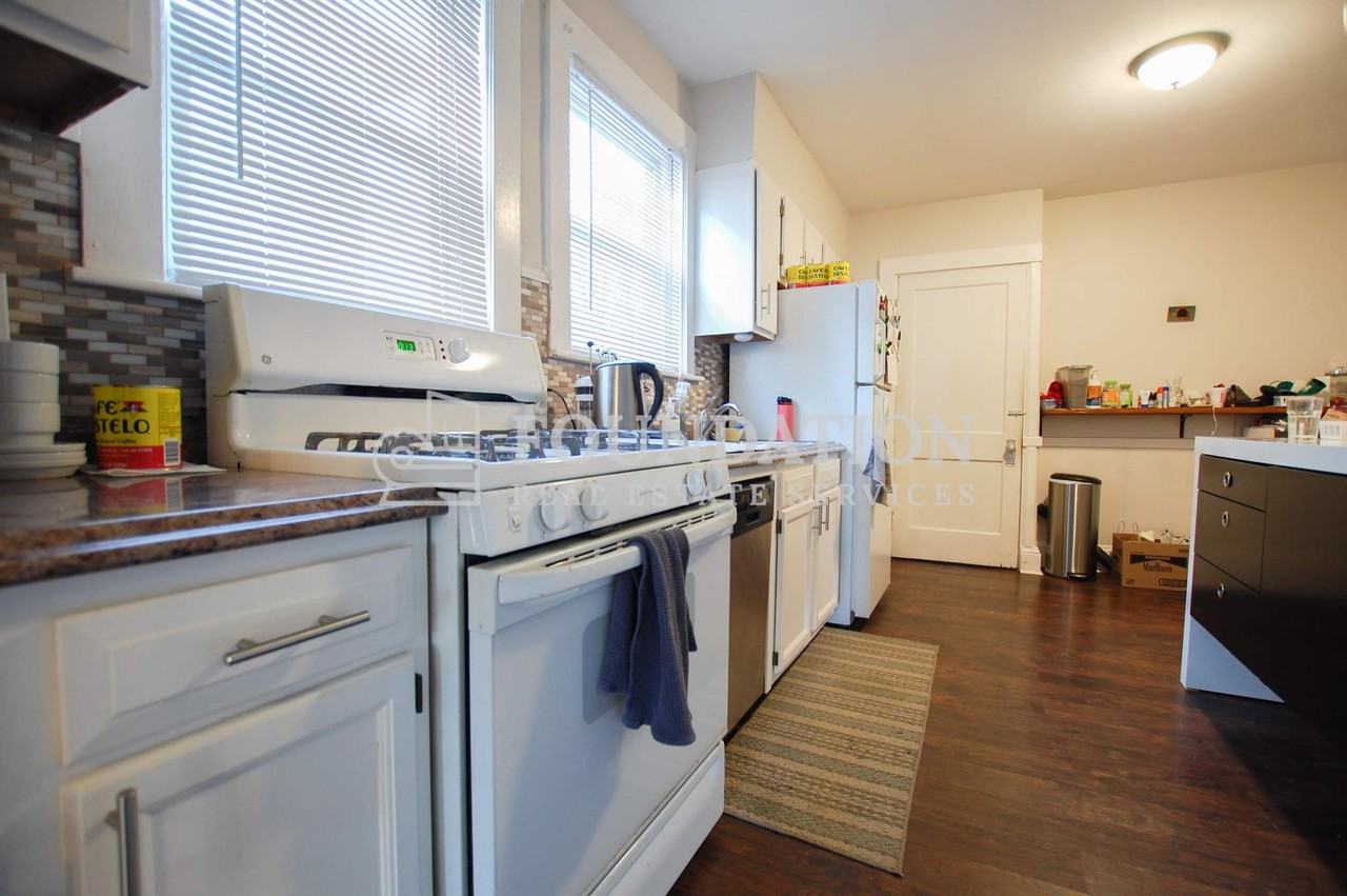 39 Parmenter Rd - Photo 3 of 13