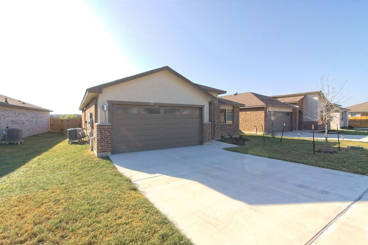 112 Halford Rd - Photo 4 of 29