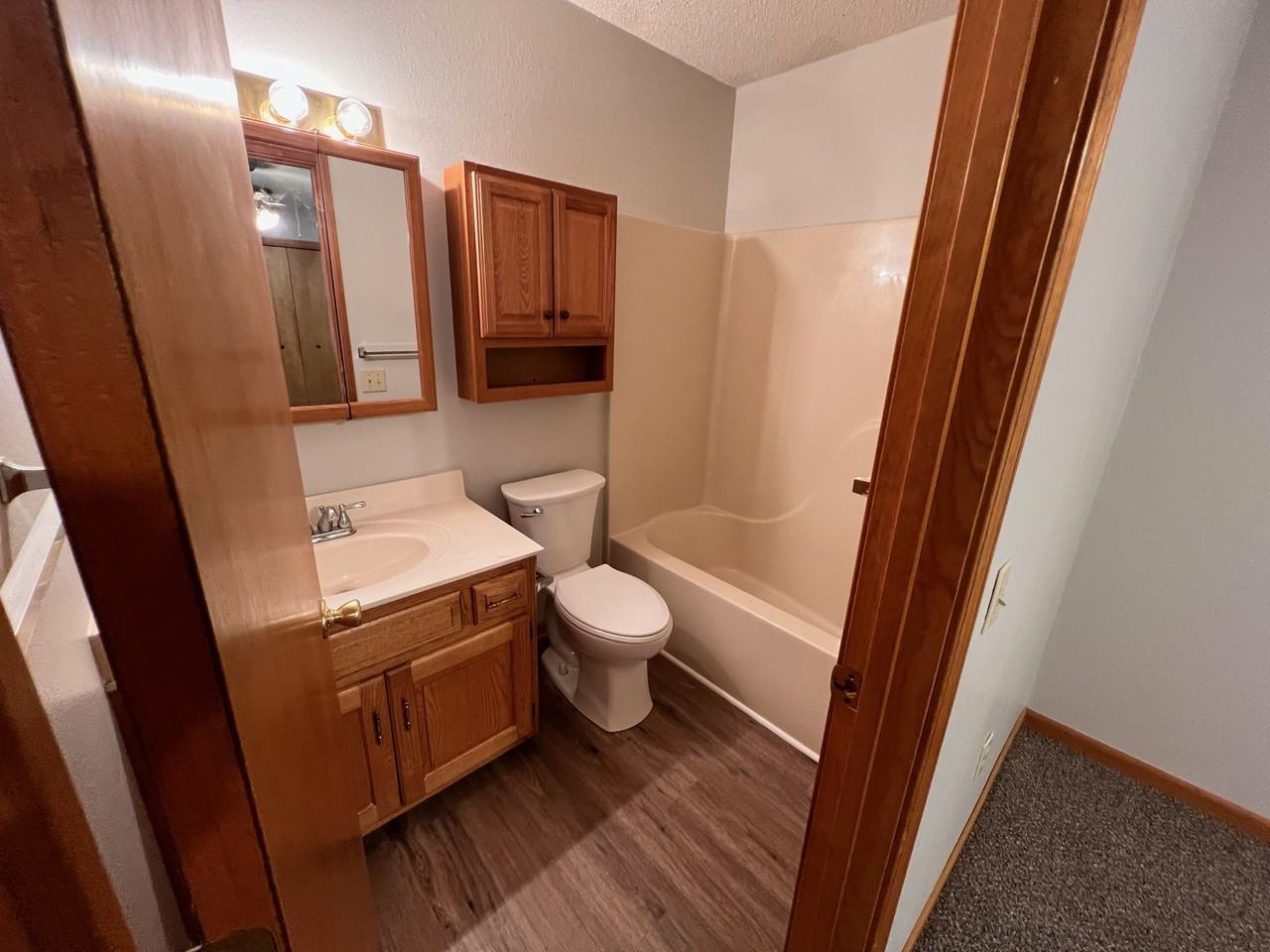 405 Larkin - Photo 3 of 7