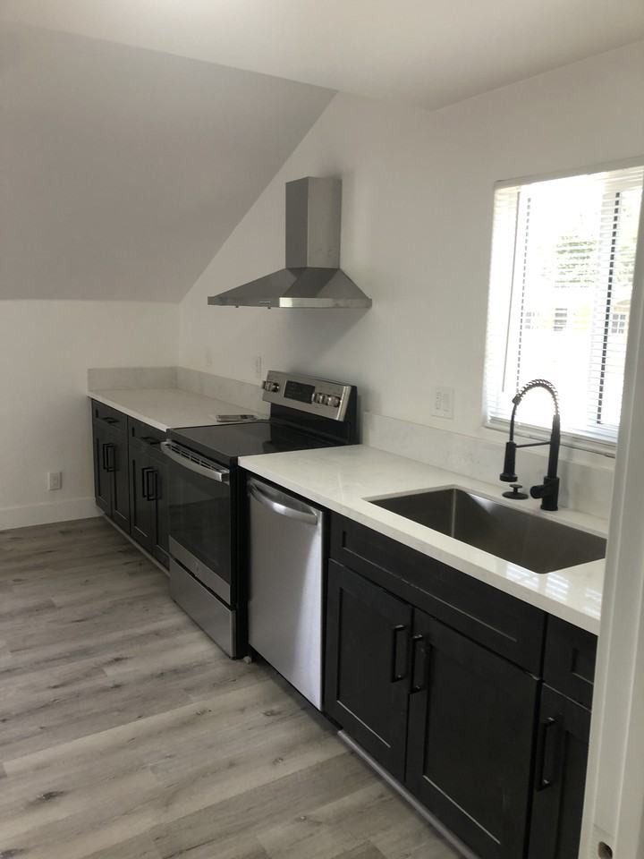 10 Jeralken Rd #NA - Photo 2 of 20