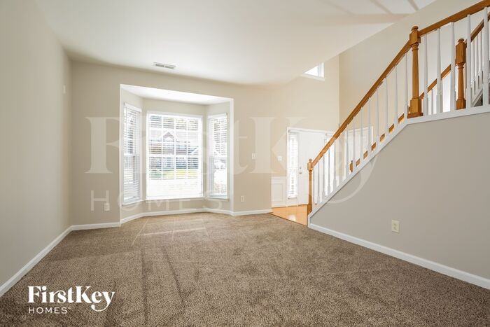 1583 Pondhaven Dr - Photo 3 of 15