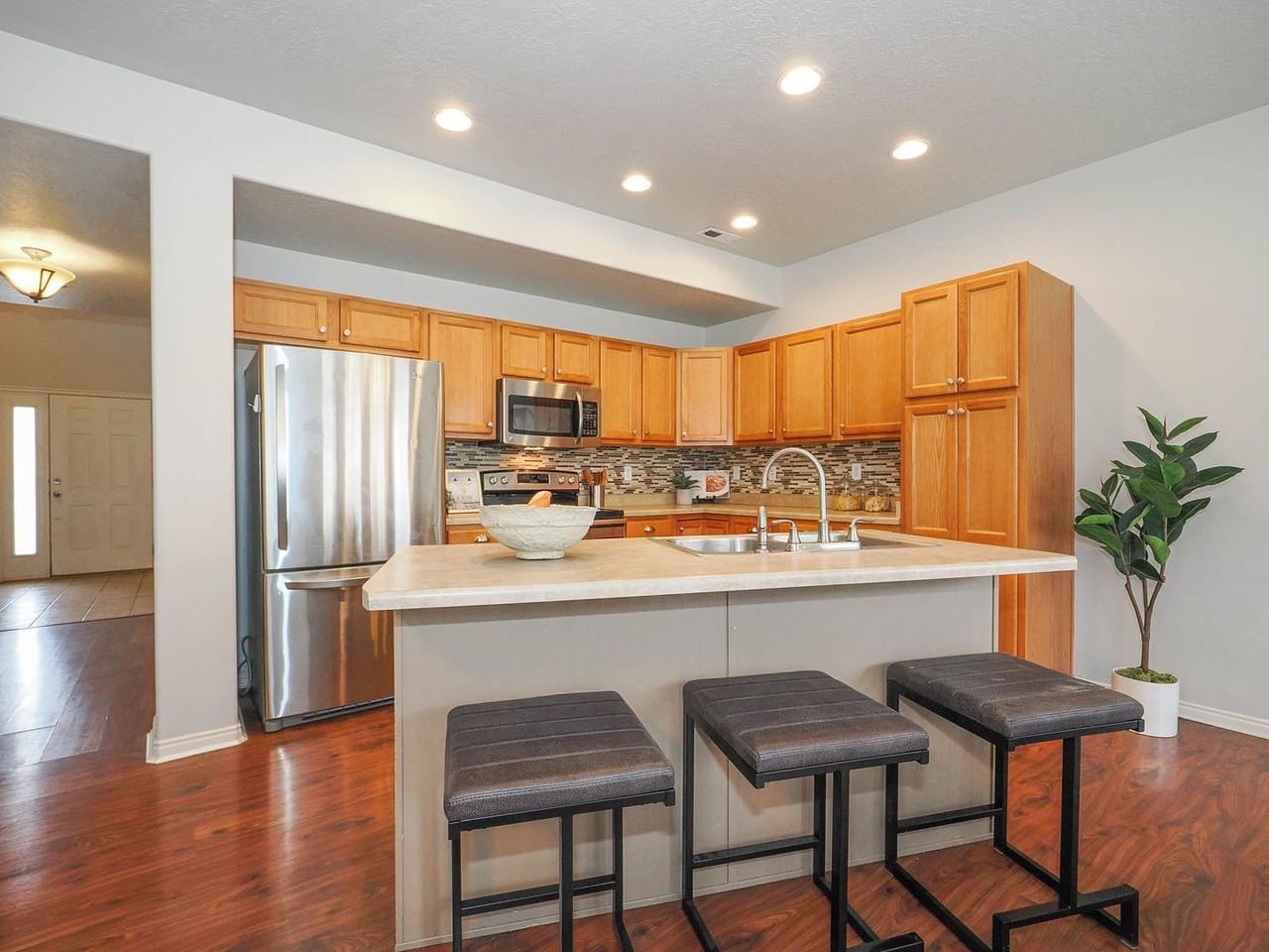 1485 N June St - Photo 3 of 24