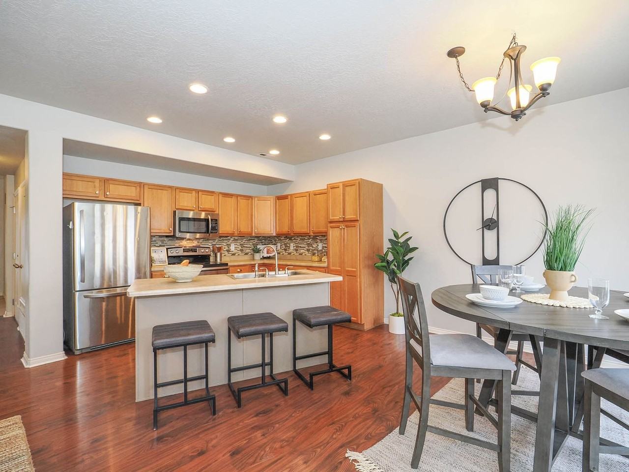1485 N June St - Photo 6 of 24