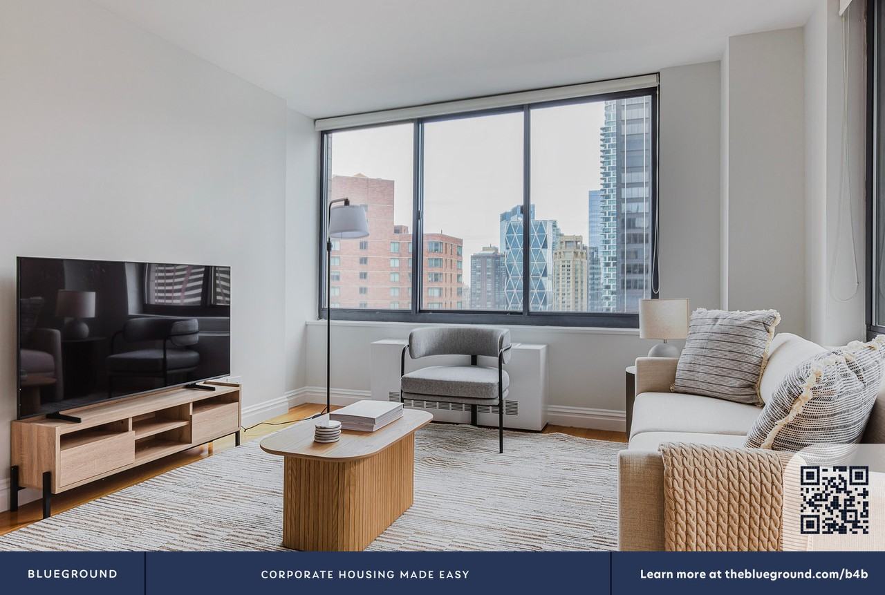 235 West 48th Street - Photo 6 of 30