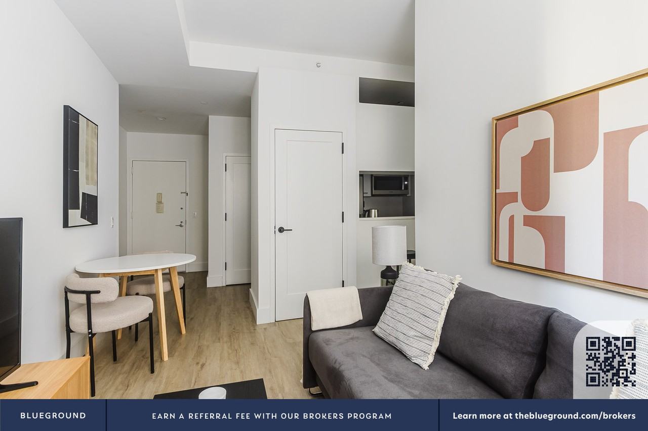 63 Wall Street - Photo 4 of 50