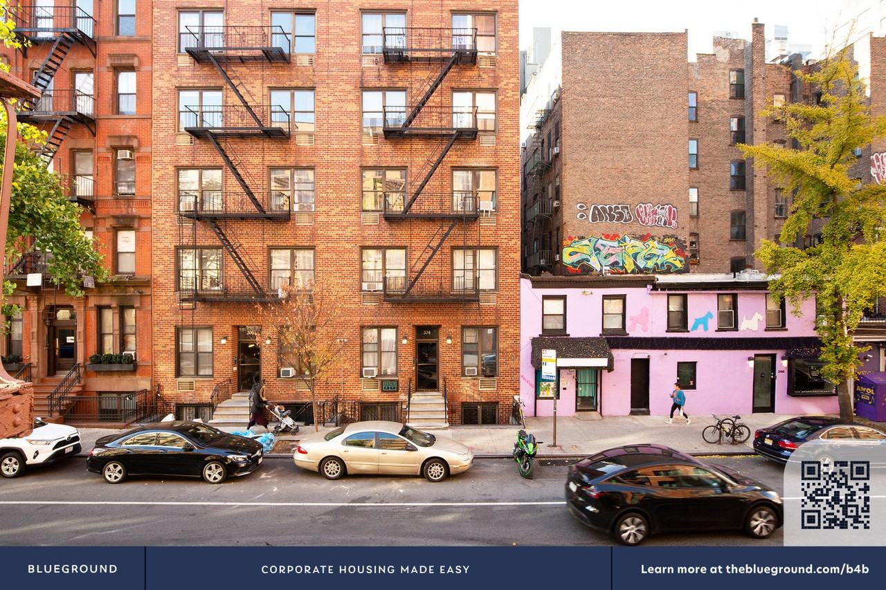 209 East 25th Street - Photo 6 of 25