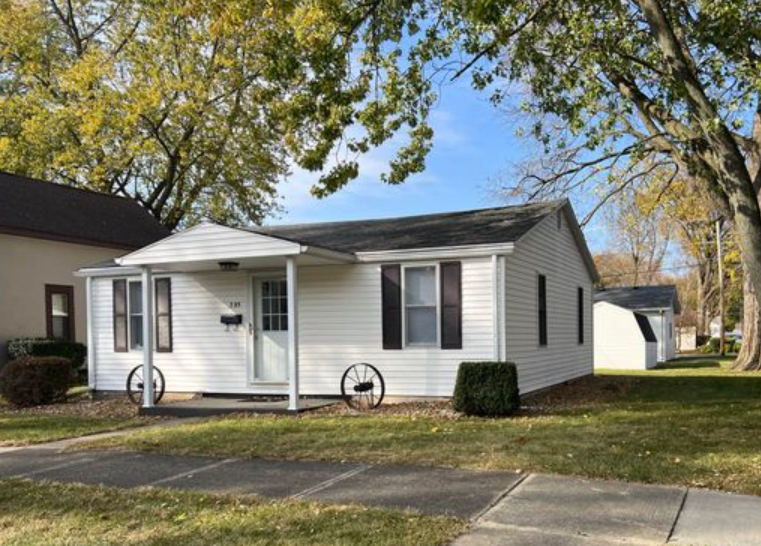 395 N Cleveland Ave - Photo 2 of 20