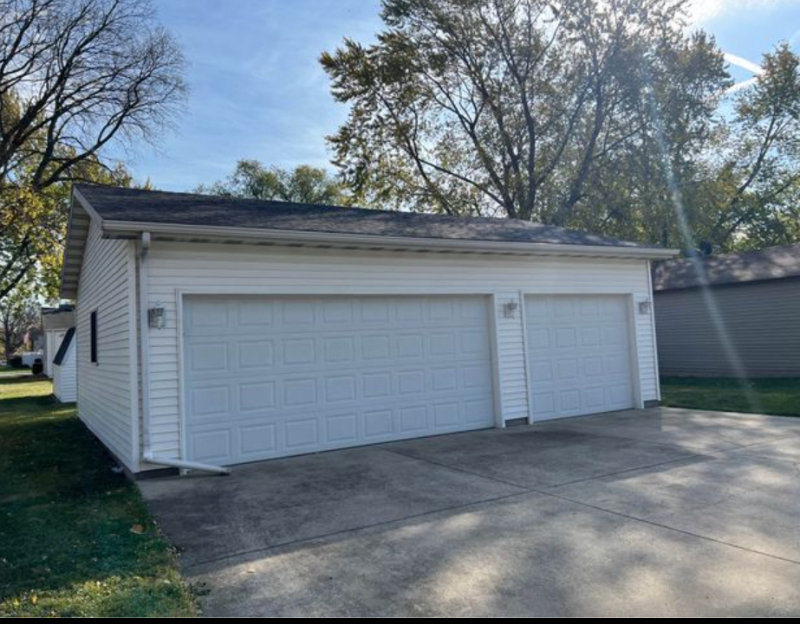 395 N Cleveland Ave - Photo 3 of 20