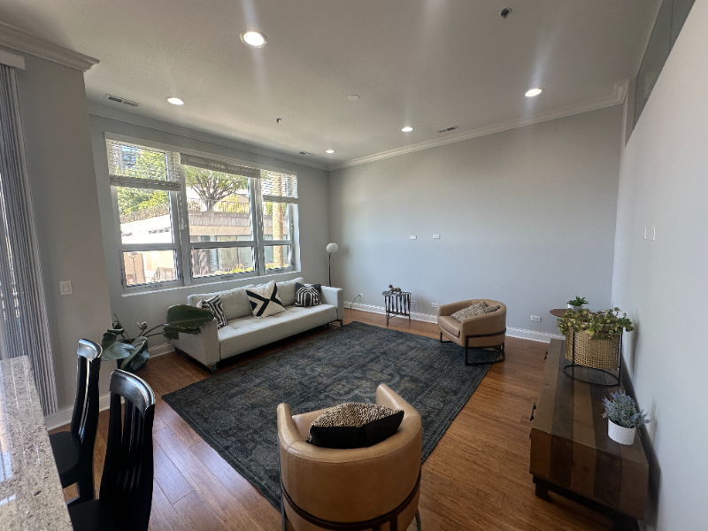 821 S Wells St #1 - Photo 3 of 19