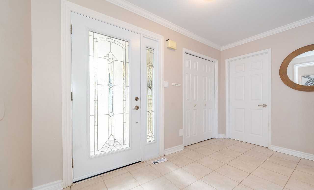 22 Hawley Crescent #MAIN - Photo 3 of 29