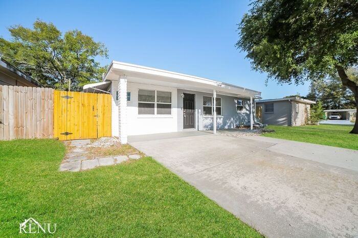 12096 105th St - Photo 2 of 17
