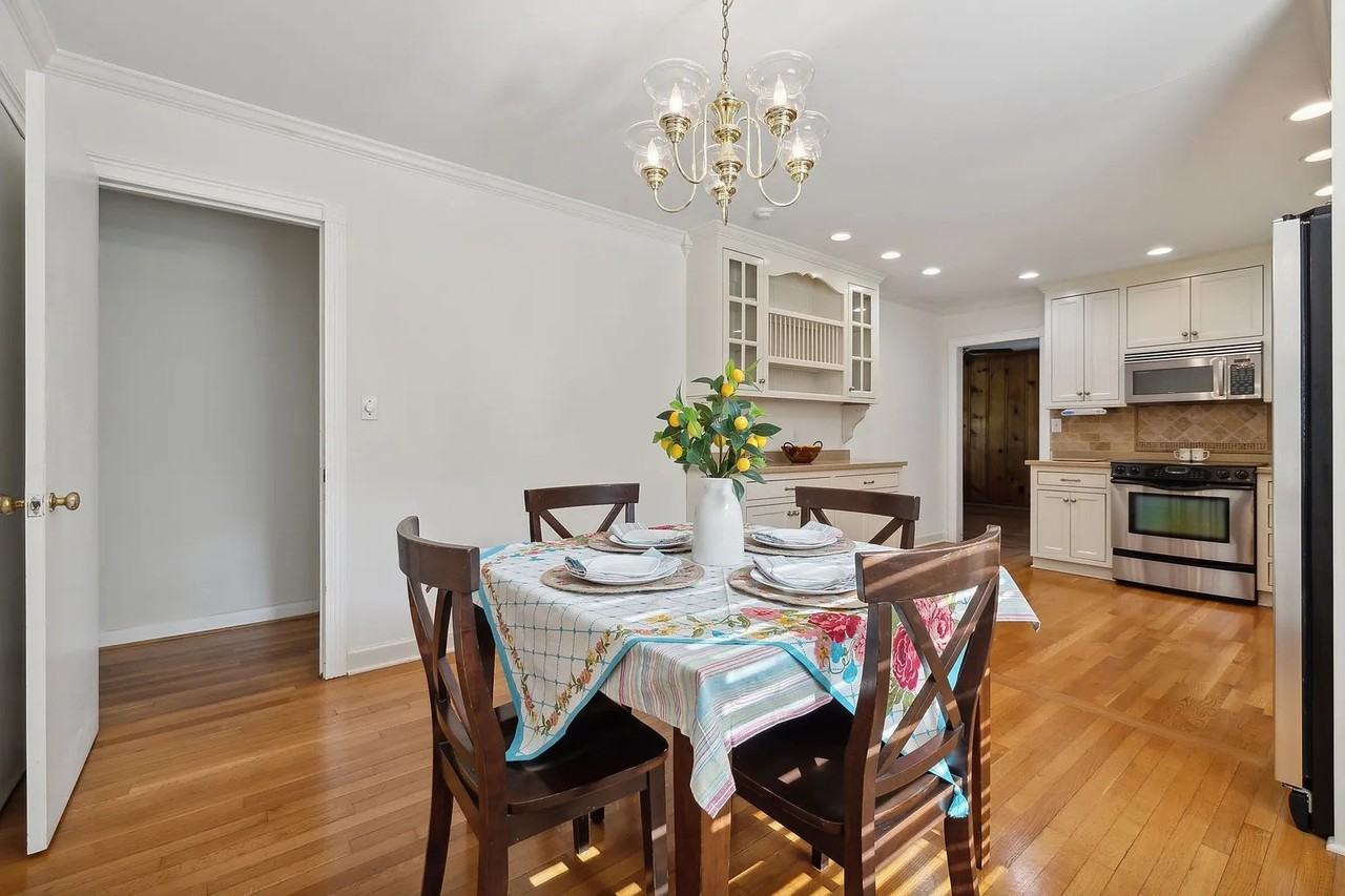 212 Wilowen Dr #NA - Photo 3 of 11