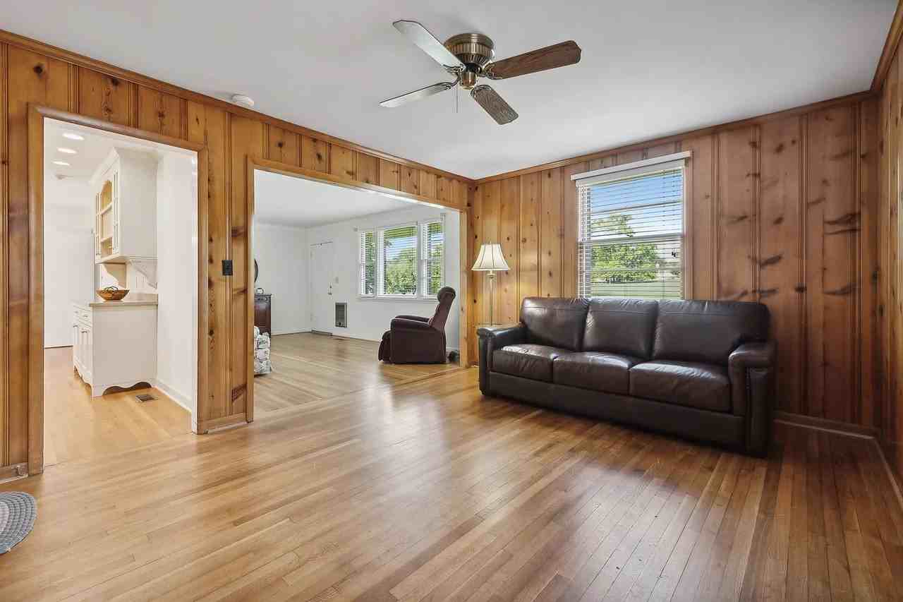 212 Wilowen Dr #NA - Photo 4 of 11