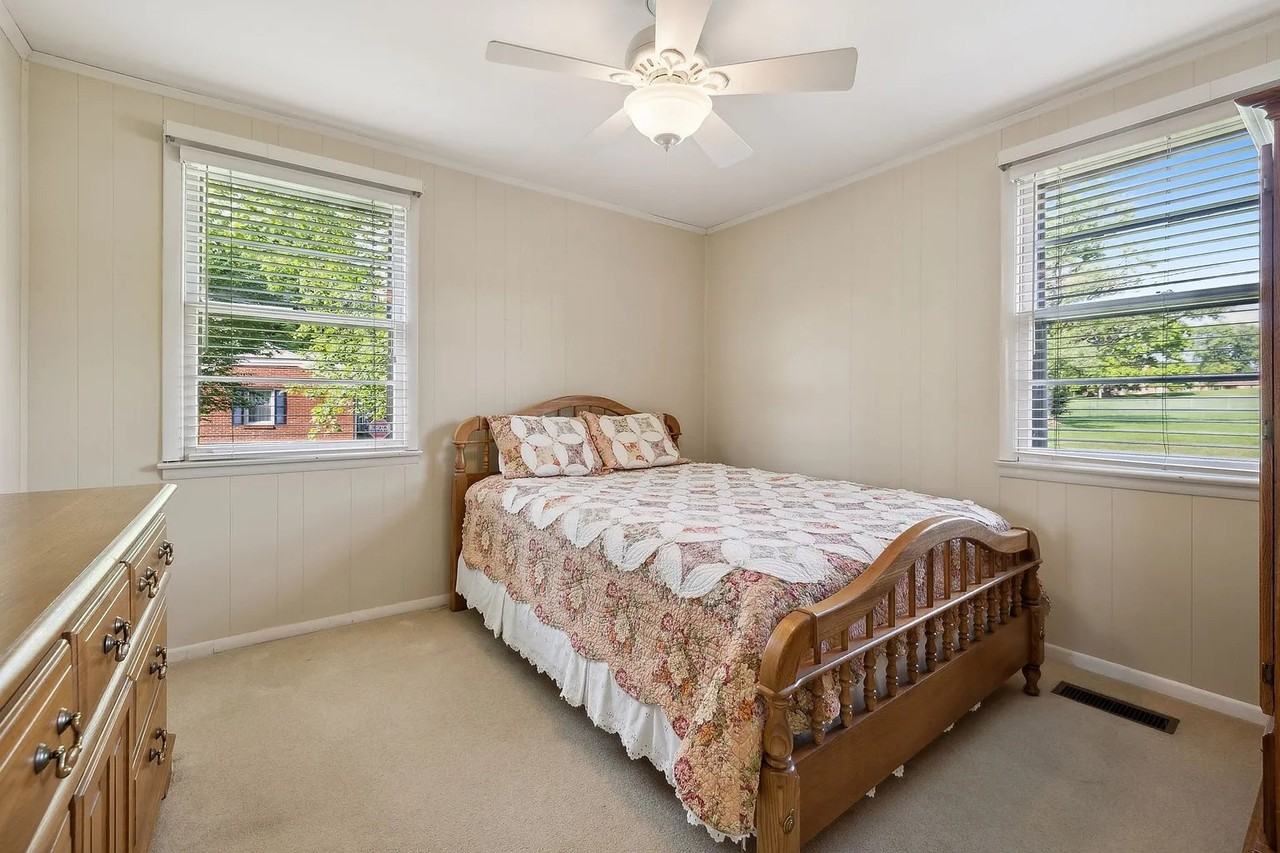 212 Wilowen Dr #NA - Photo 7 of 11